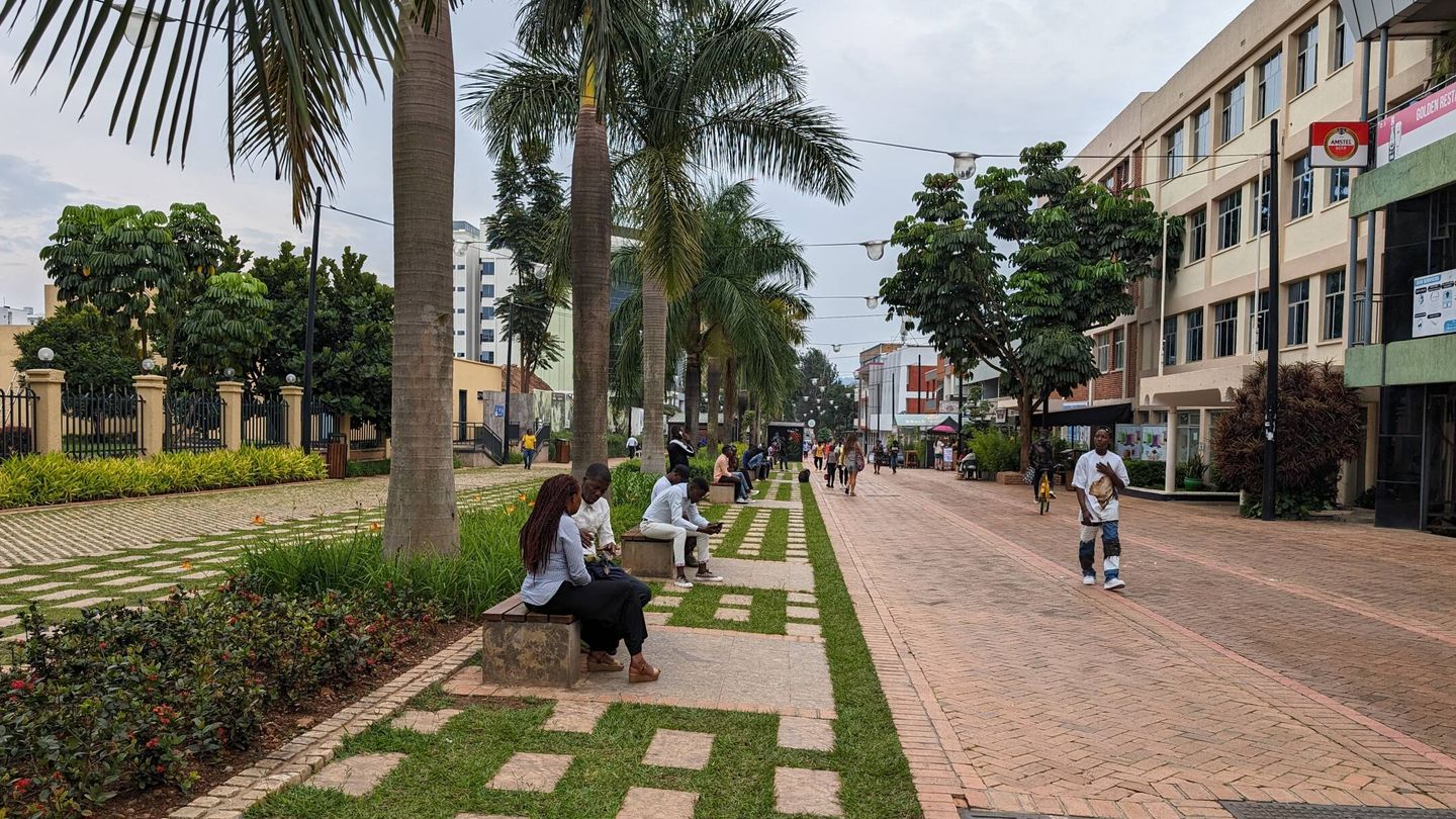 El centro de la ciudad es peatonal, pero el consistorio busca más espacios públicos y verdes. (D. S.)