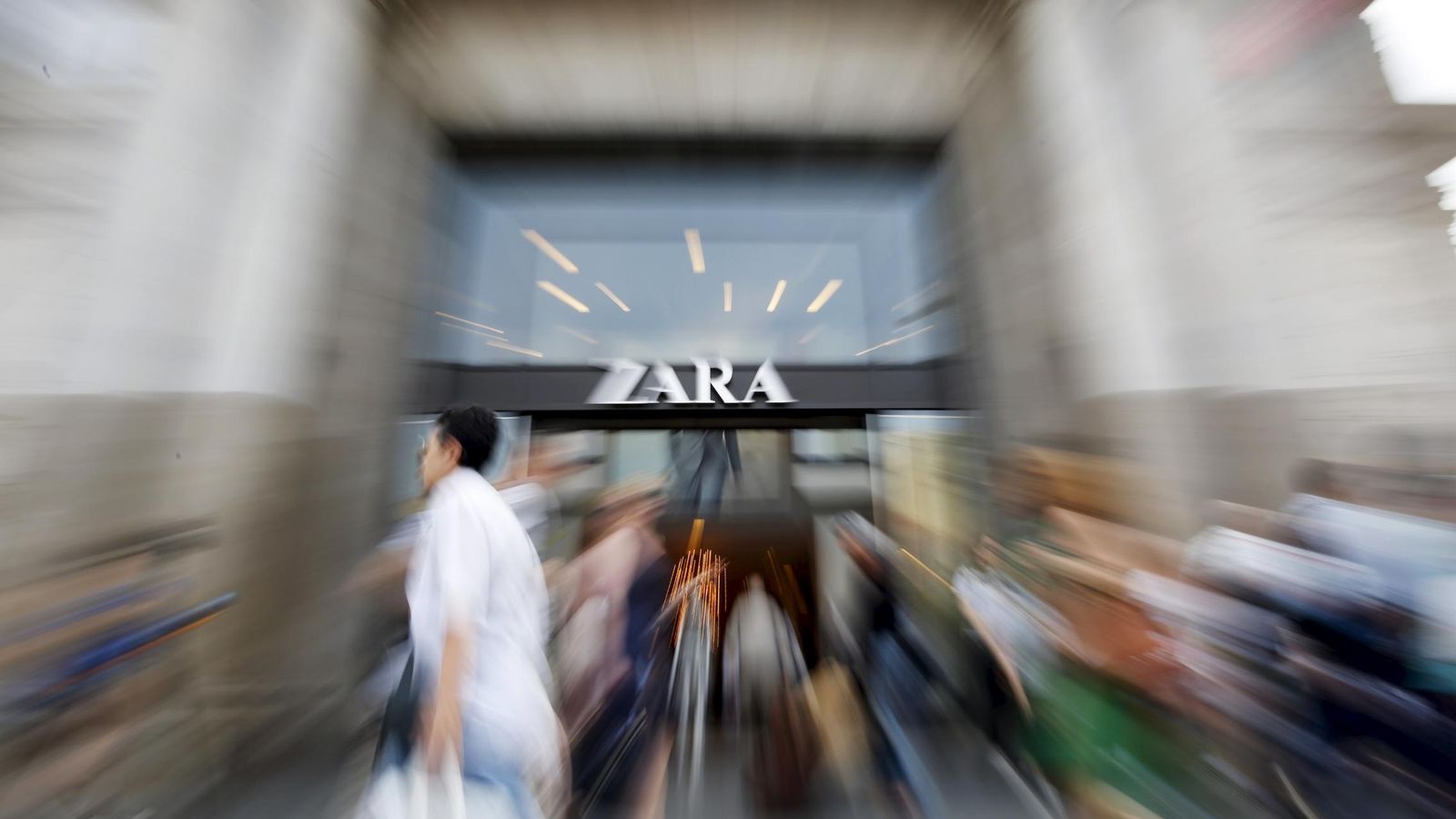Foto: Imagen de archivo de una tienda de Zara en Barcelona. (Reuters)