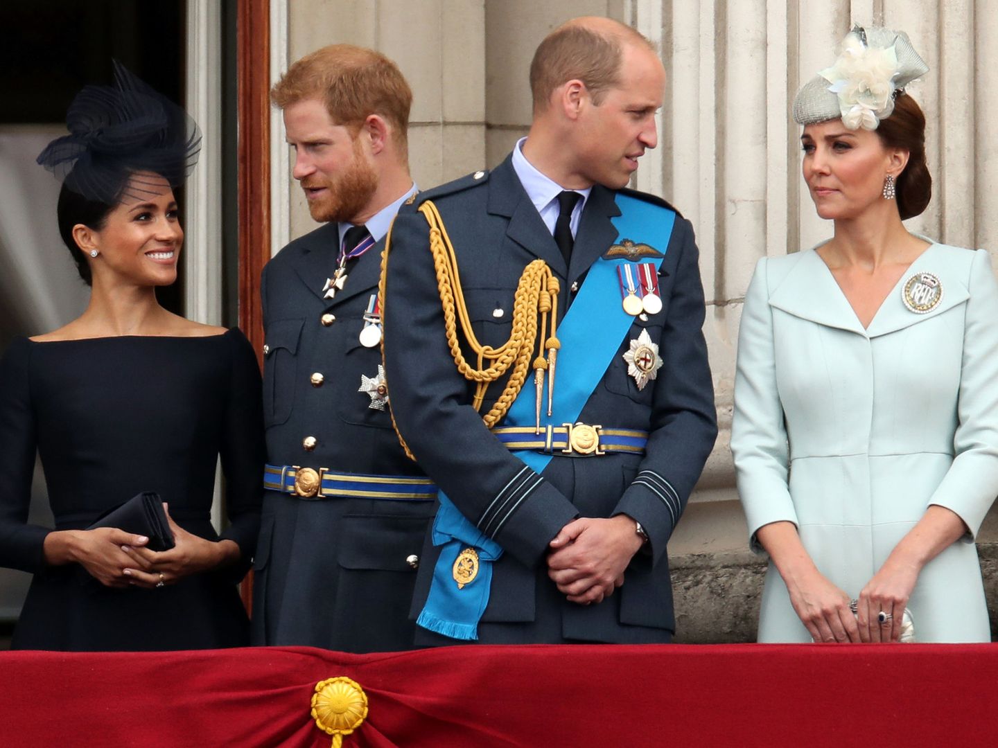 Los duques de Sussex y los duques de Cambridge, en Buckingham. (Reuters)