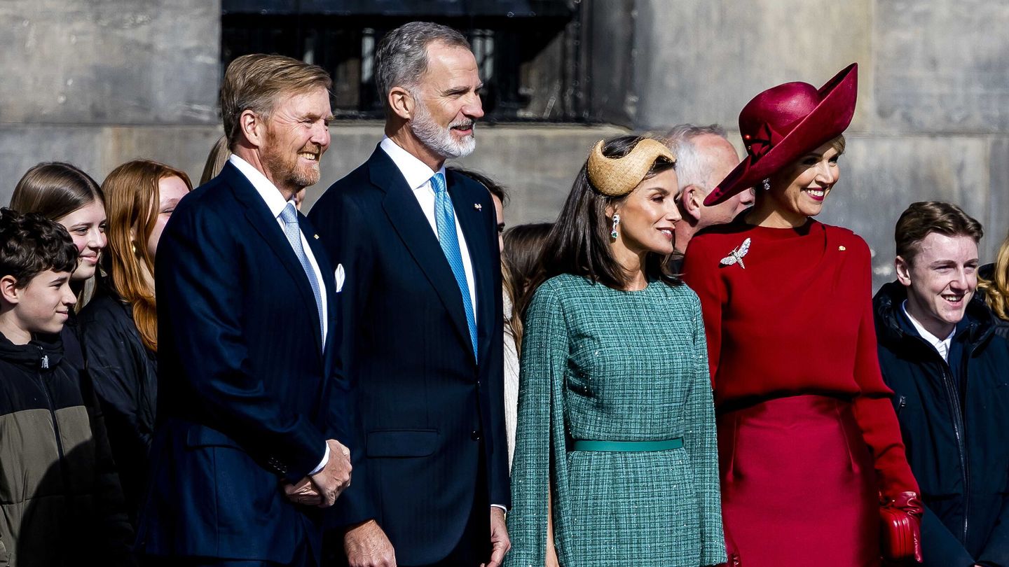Felipe y Letizi,a junto a los Reyes de Holanda en el acto inaugural de su viaje de Estado de 2024. (EFE)