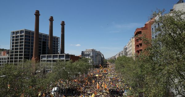 Foto: Vista aérea de la manifestación por la libertad de los políticos presos. (Reuters)