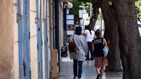 Las fronteras de Ceuta y Melilla siguen al mínimo tras la reapertura: No pasa ni un Danone