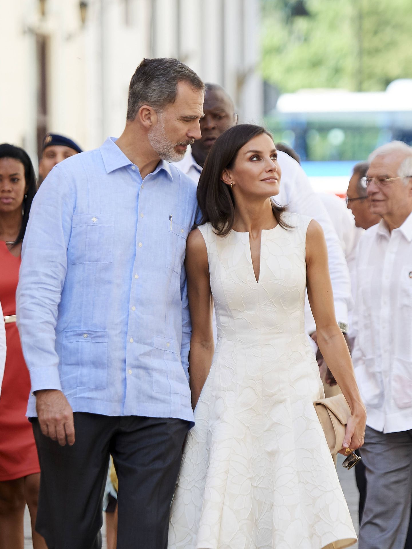 Felipe VI y Letizia, paseando por el centro histórico de La Habana. (Getty)