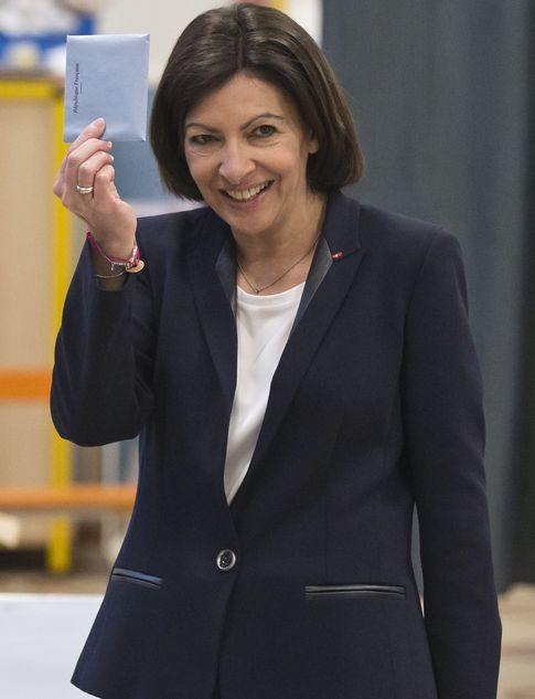 Anne Hidalgo votando en las municipales de París (Gtres)