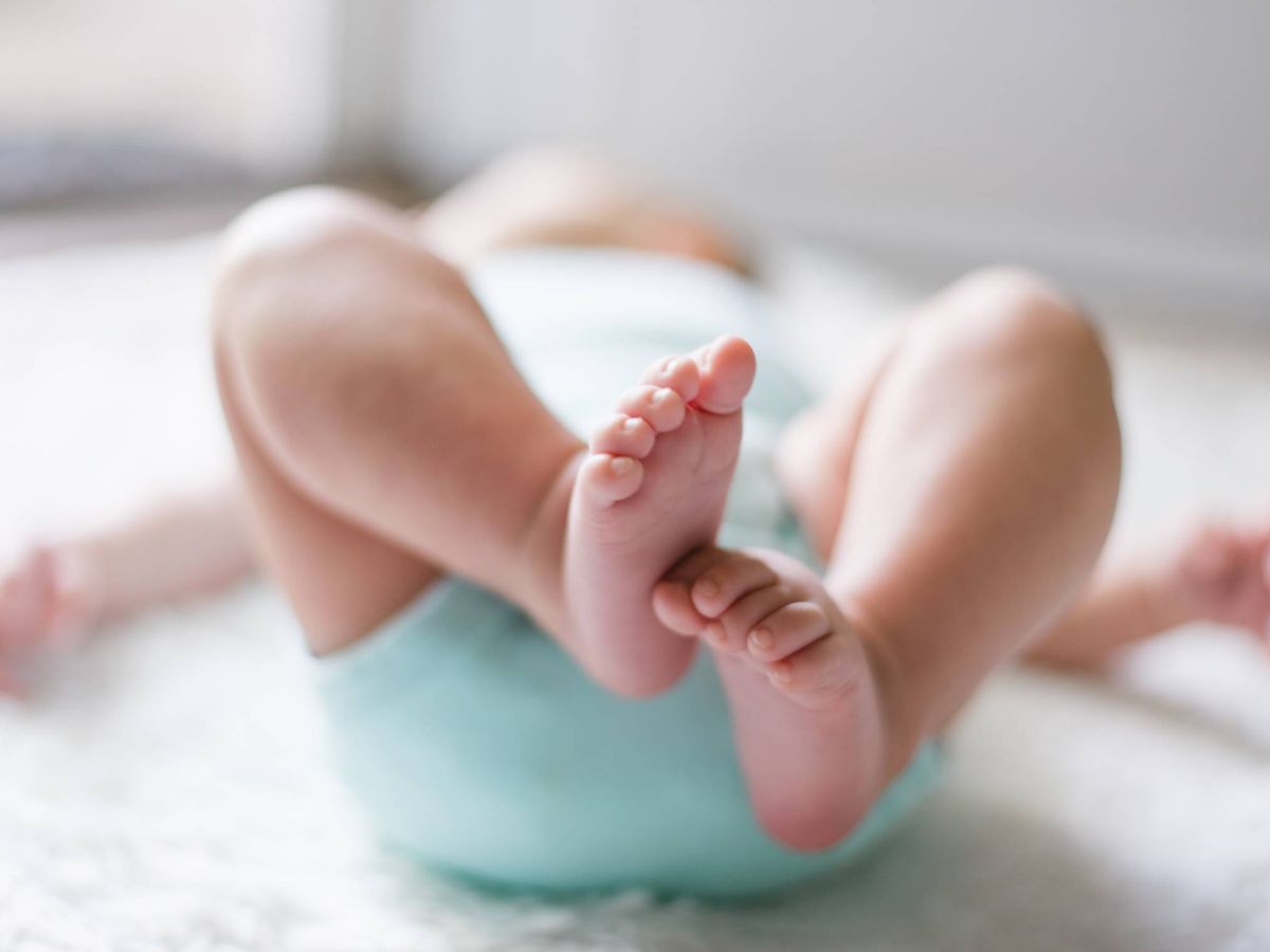 Foto: Los investigadores advierten de mayores riesgos para la madre y el bebé de tener un parto vaginal después de una cesárea (Unsplash)