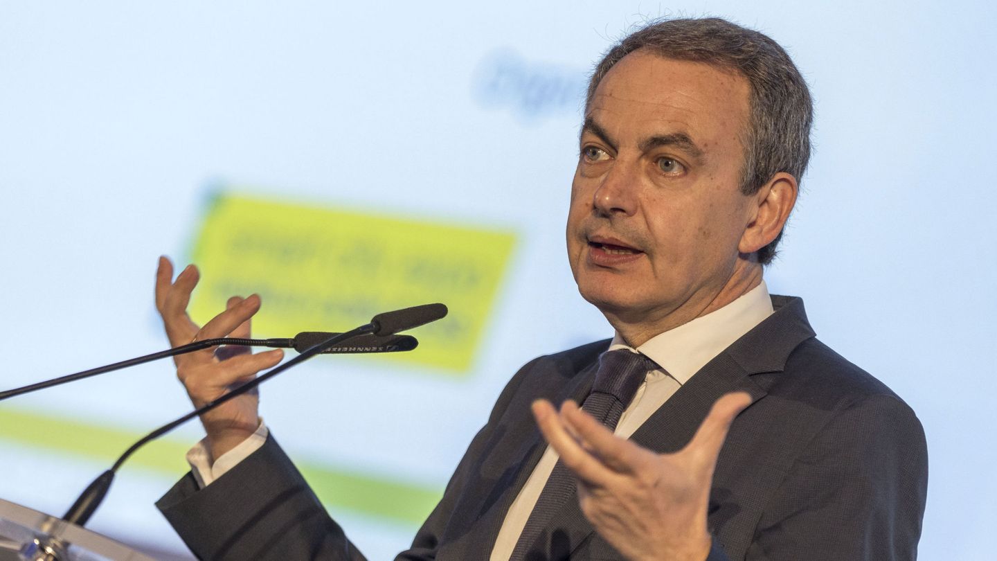Zapatero en una conferencia. (EFE)