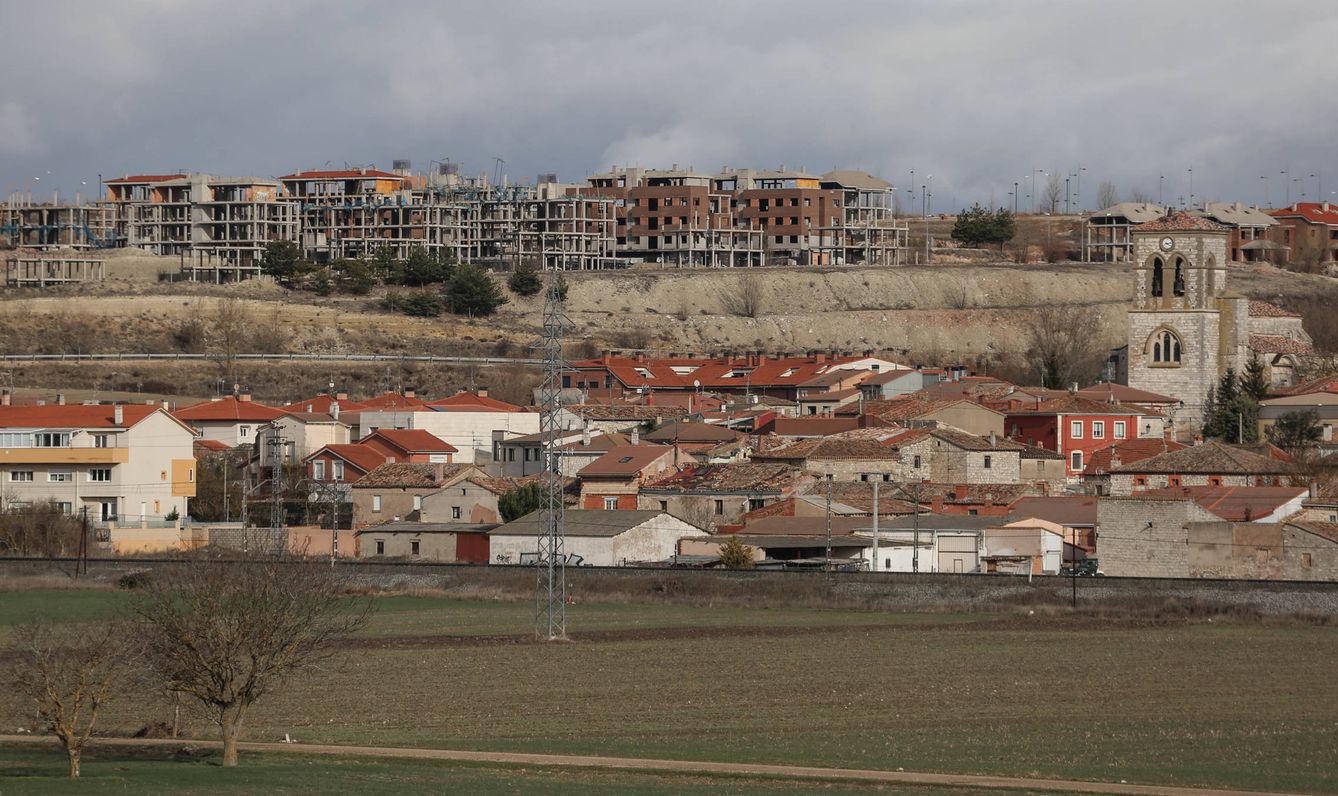 Buniel (Burgos) aprobó un desarrollo gigantesco en suelo agrícola que resultó un fracaso. (D.B.)