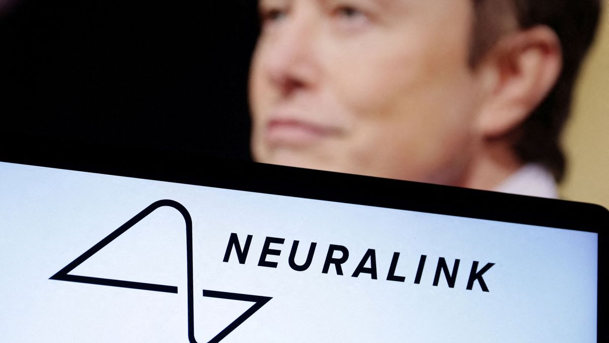 Elon Musk, sobre el humano con un chip Neuralink: "ya controla el ratón de un ordenador"
