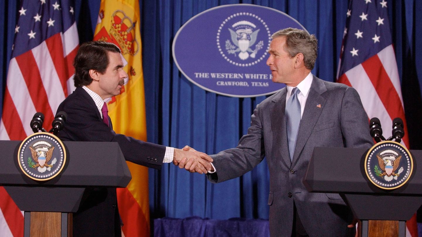  José María Aznar, en una imagen de archivo junto a Bush. (Getty)