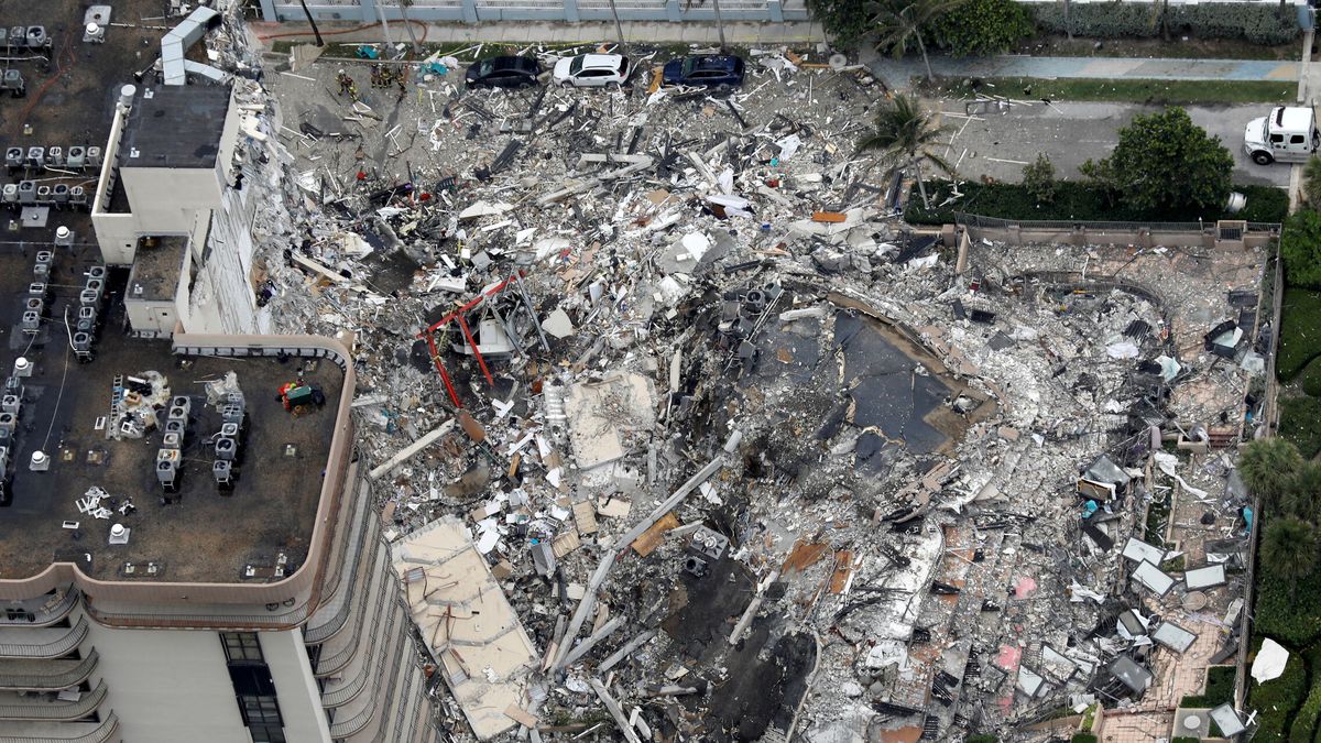 Miami paraliza la búsqueda de víctimas en el edificio colapsado por temor a derrumbes