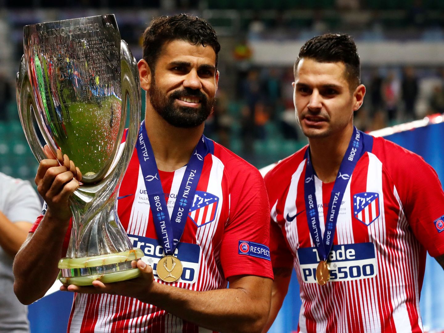 Costa (i) fue clave en la alegría del Barça. (Reuters)
