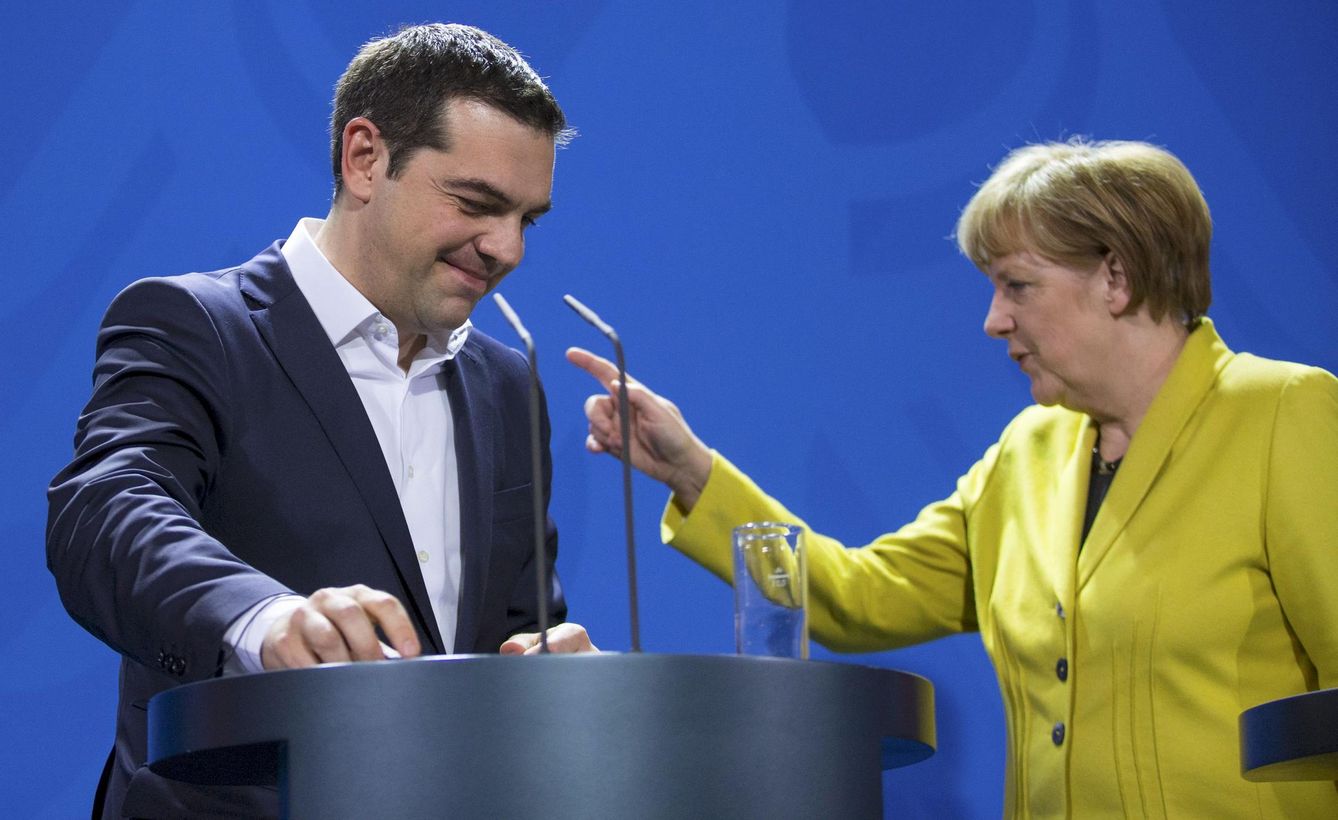 Tsipras y Merkel tras ofrecer una rueda de prensa en Berlín (Reuters).