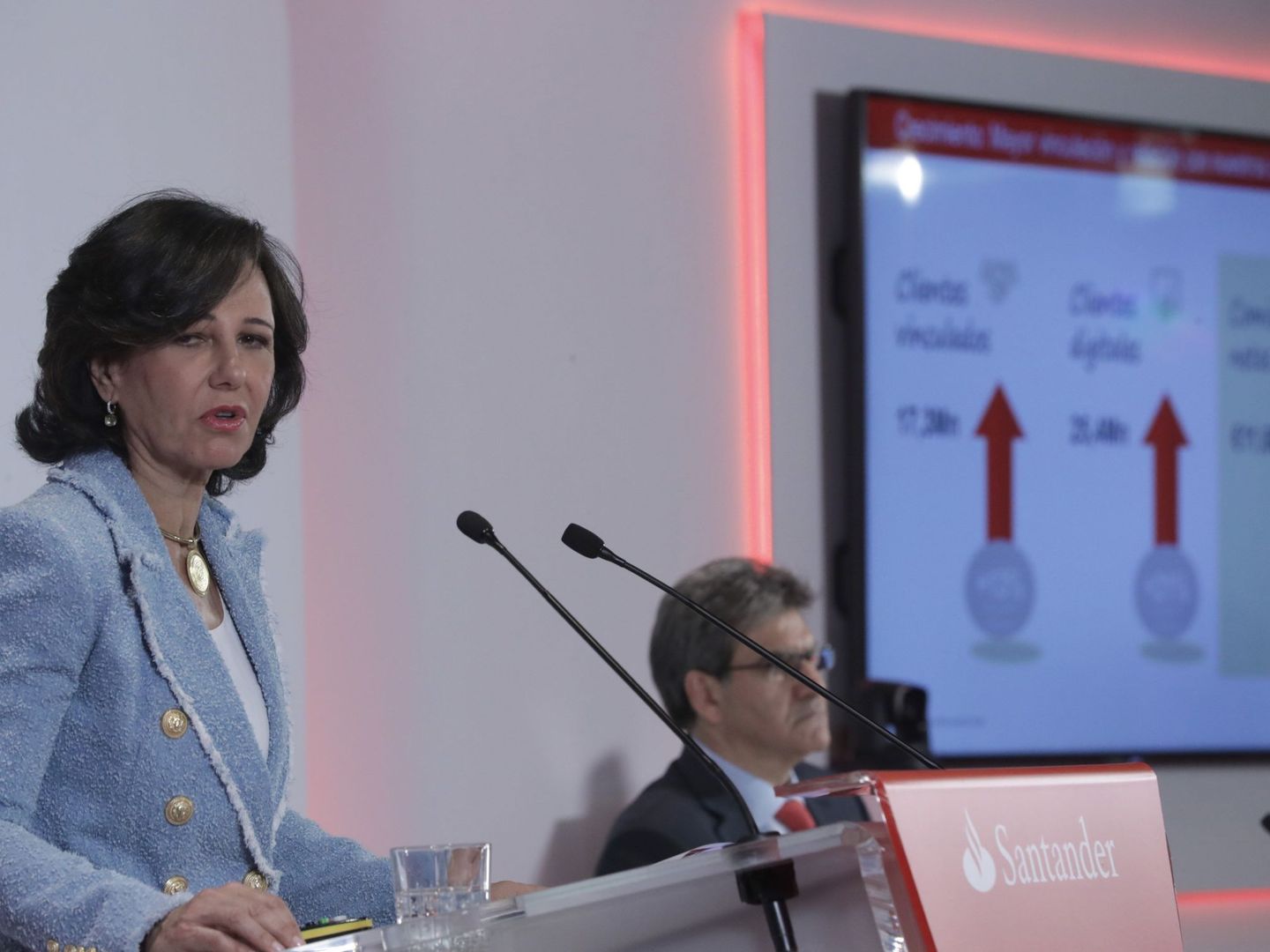 La presidenta del Banco Santander, Ana Botín, en la presentación de los resultados de 2017. (EFE)