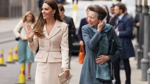 Kate Middleton y la princesa Ana derrochan simpatía en su primer acto conjunto 