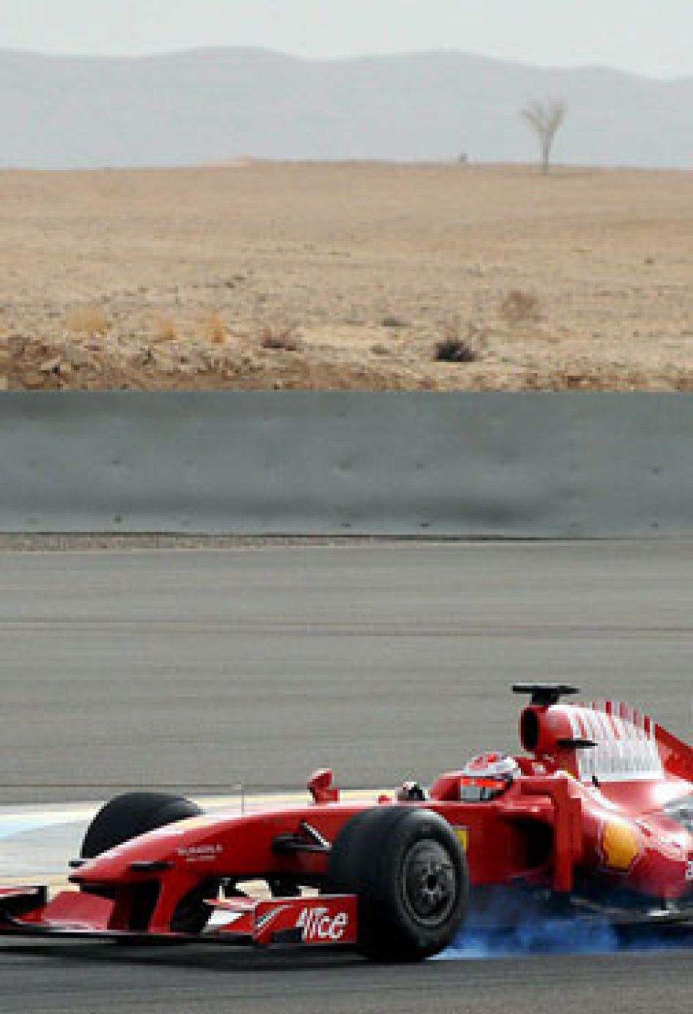 Foto: Raikkonen sufre con el Kers pero marca el mejor tiempo en Bahrein