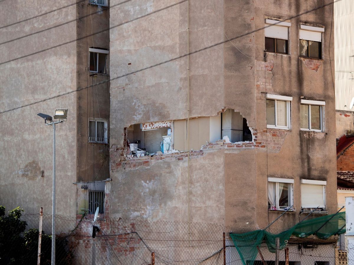 Foto: El ayuntamiento de badalona aprueba el derribo urgente del edificio ruinoso