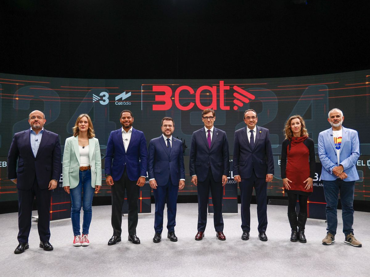 Foto: Los candidatos a las catalanas en el último debate en TV3. (EFE)