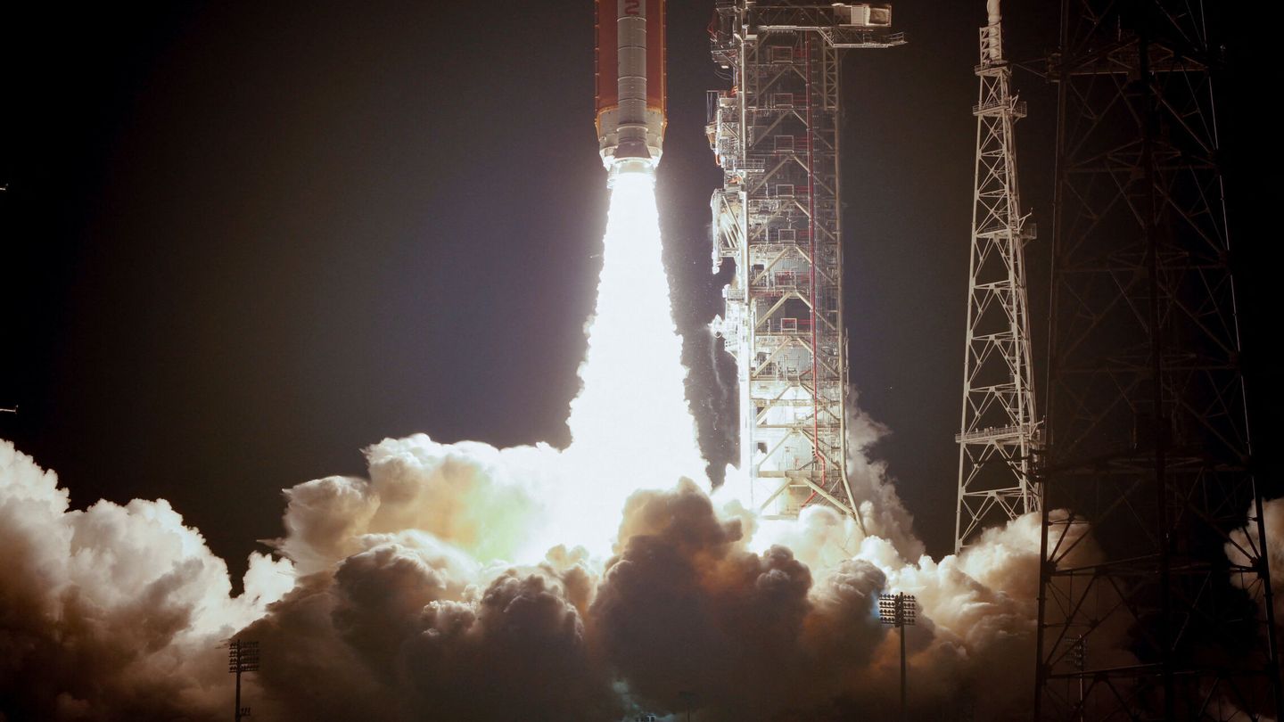 La misión Artemis III necesitará un Starship en órbita lunar para que los astronautas puedan bajar a su superficie. (NASA)