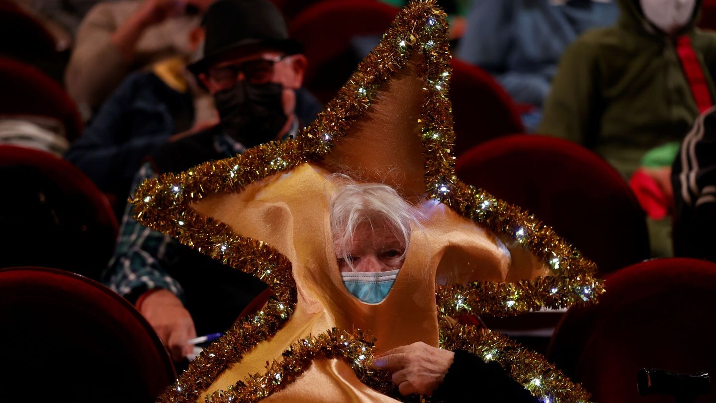La Lotería de Navidad celebrada en el Teatro Real de Madrid este miércoles. (EFE  Juan Carlos Hidalgo)
