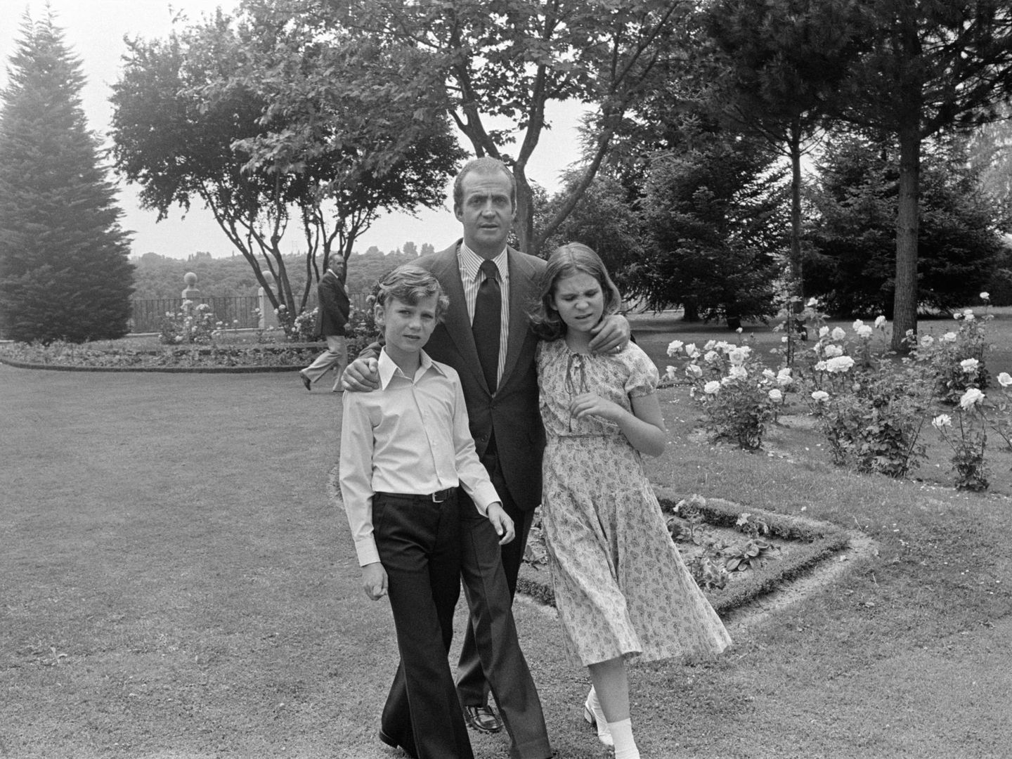 El rey Juan Carlos, con el príncipe Felipe y la infanta Elena. (Cordon Press) 