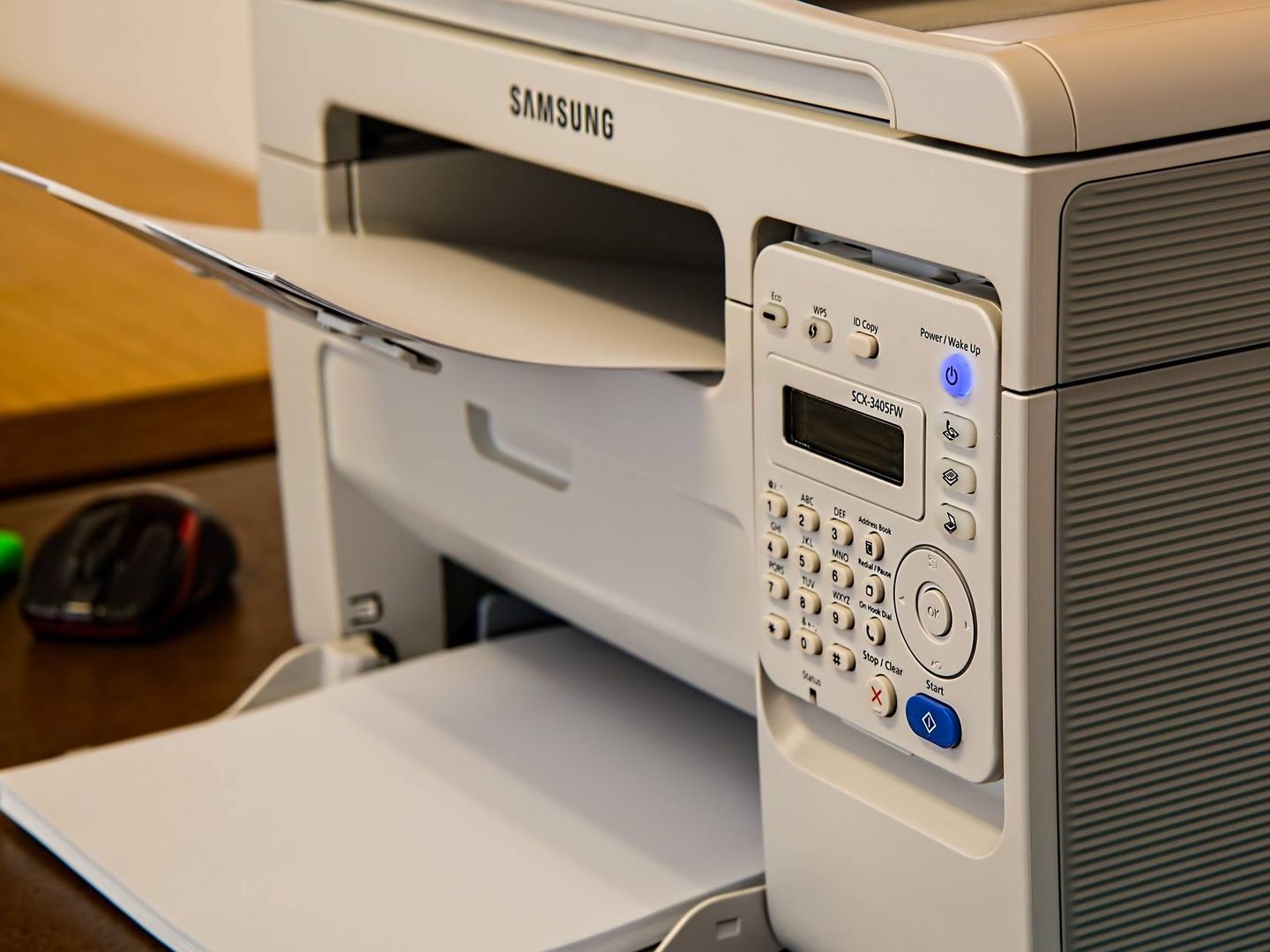 Según el modelo, las impresoras se pueden conectar a redes o carpetas compartidas. Hay que tener cuidado con qué atributos de los documentos de la bandeja de salida se pueden visionar. (Imagen: Pixabay)