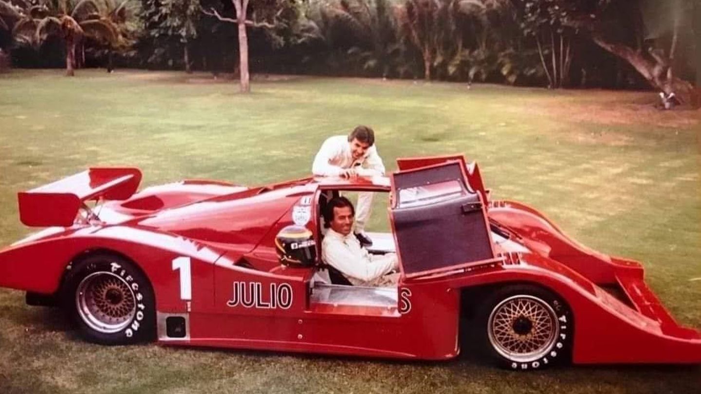 Emilio de Villota y Julio Iglesias, cuando el cantante español apadrinaba las carreras del piloto español en Estados Unidos tras la F1