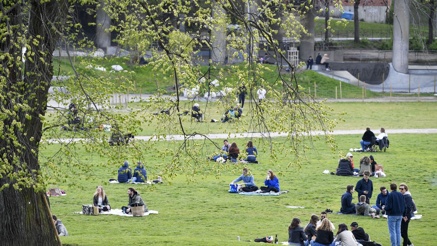 El parque de Ralambshovsparken en Estocolmo, este 8 de mayo. (EFE/EPA/Henrik Montgomery)