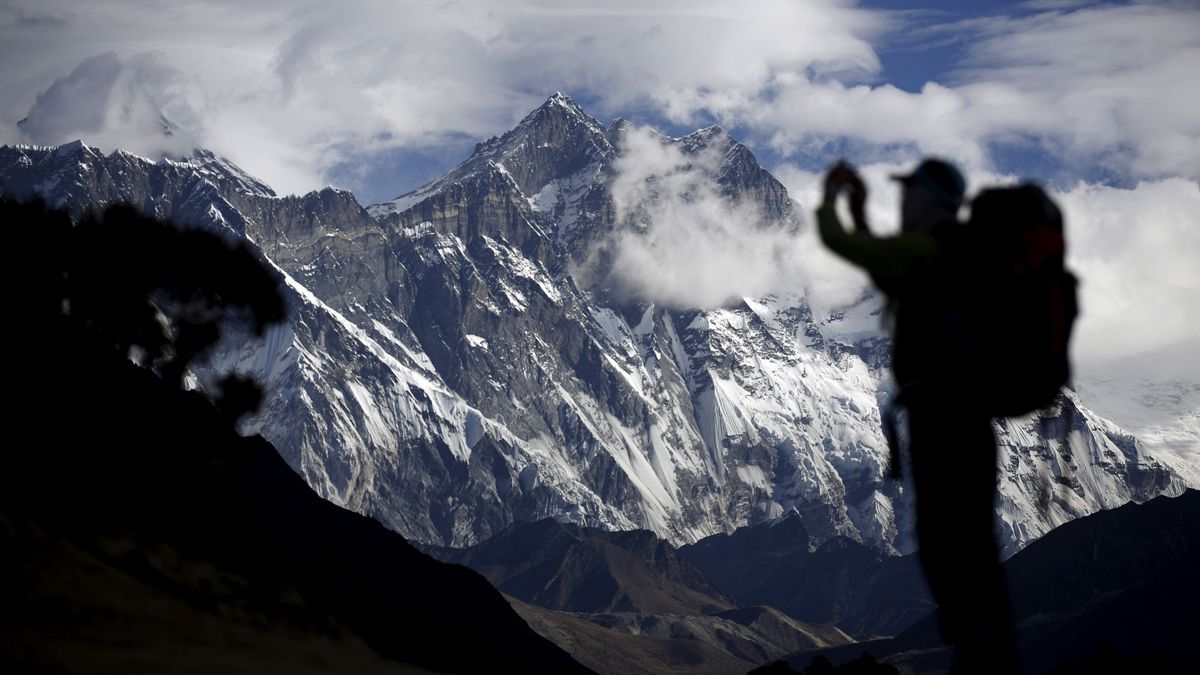 El negocio del Everest: vida y muerte en la montaña más cara del mundo