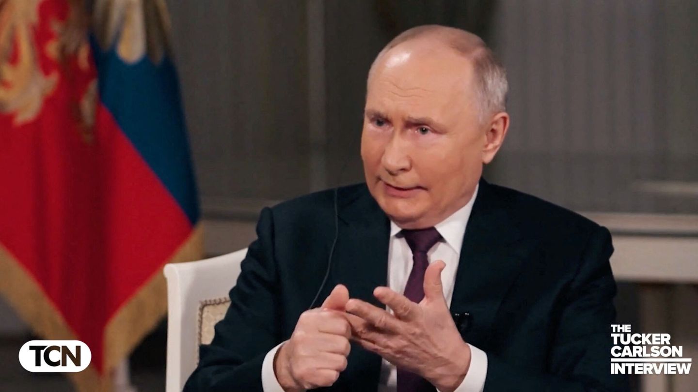 El presidente ruso, Vladímir Putin, en una entrevista con Tucker Carlson, en Moscú. (Reuters/Tucker Carlson Network)