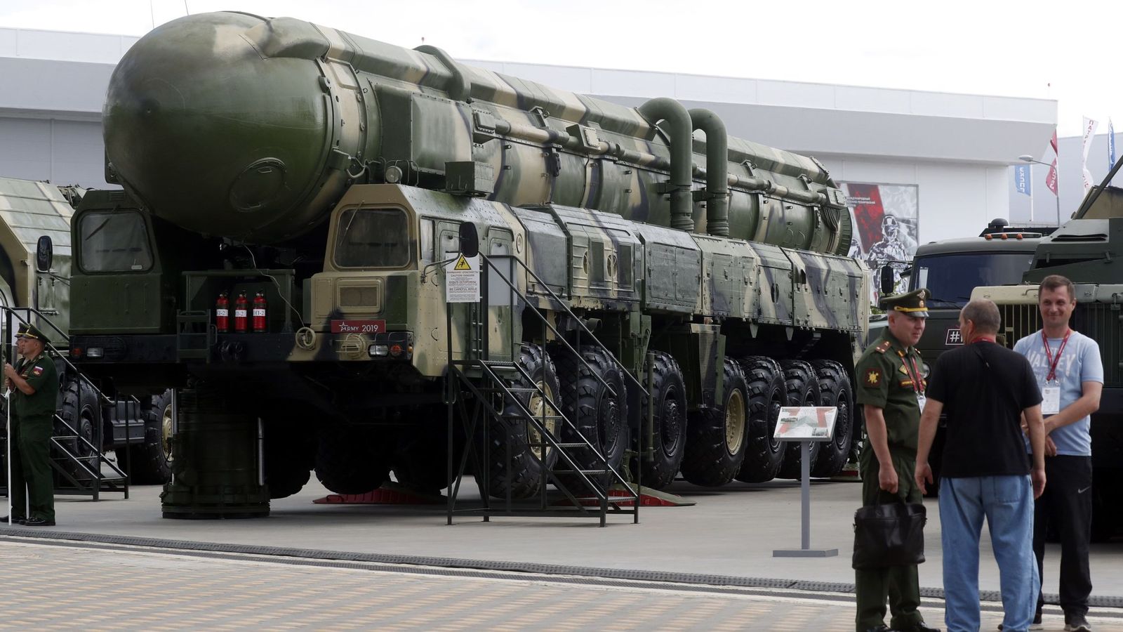 Foto: Vehículo de lanzamiento de un misil balístico estratégico ruso. (EFE)