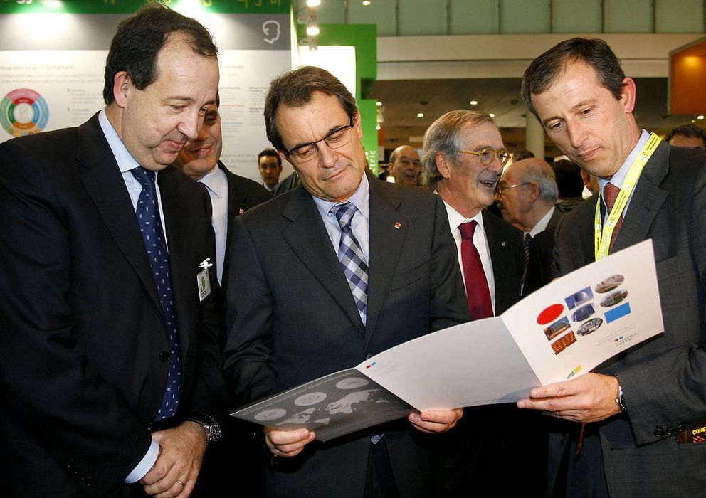 Foto: Jorge Miarnau, presidente de Comsa-Emte, Artur Mas, Xavier Trias, y Josep Miarnau, CEO de Comsa-Emte