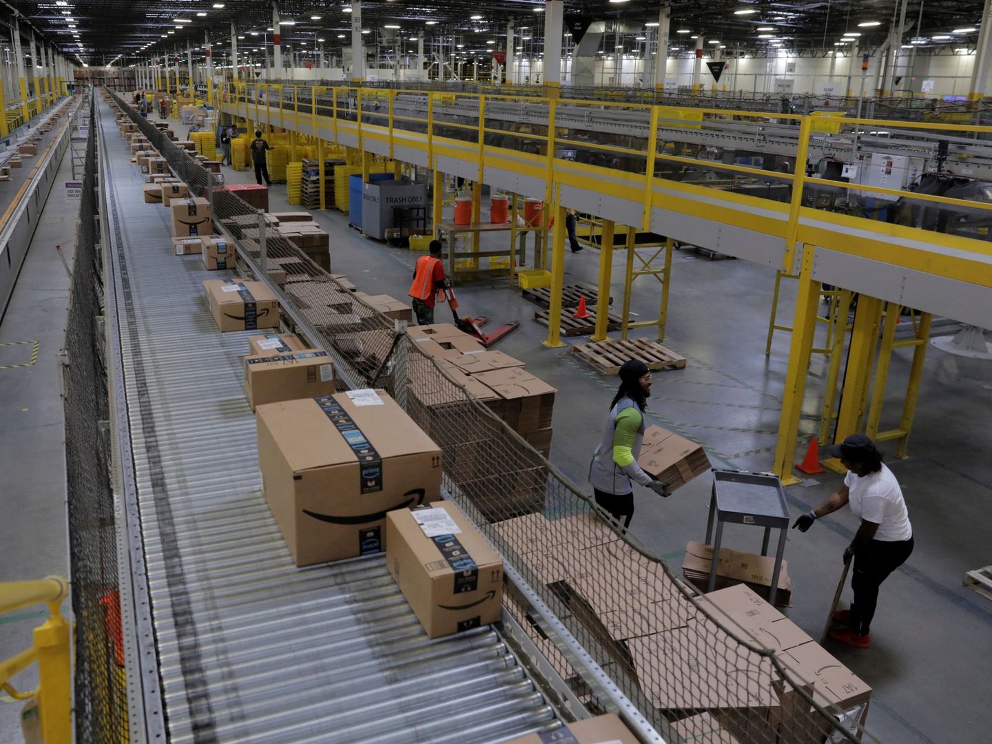 Amazon puede llegar a cambiar el precio de sus productos cientos de veces al año (Foto: Reuters)