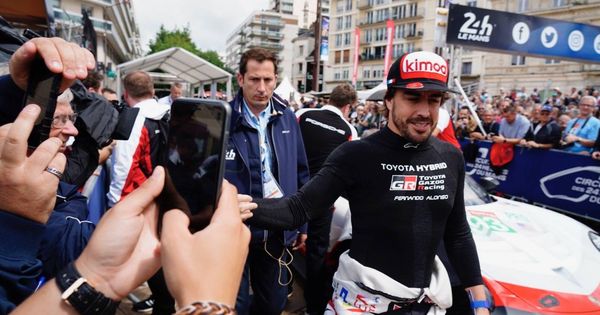 Foto: Fernando Alonso se sumergió por primera vez en toda la expectación de las 24 Horas de Le Mans. (Javier Rubio)