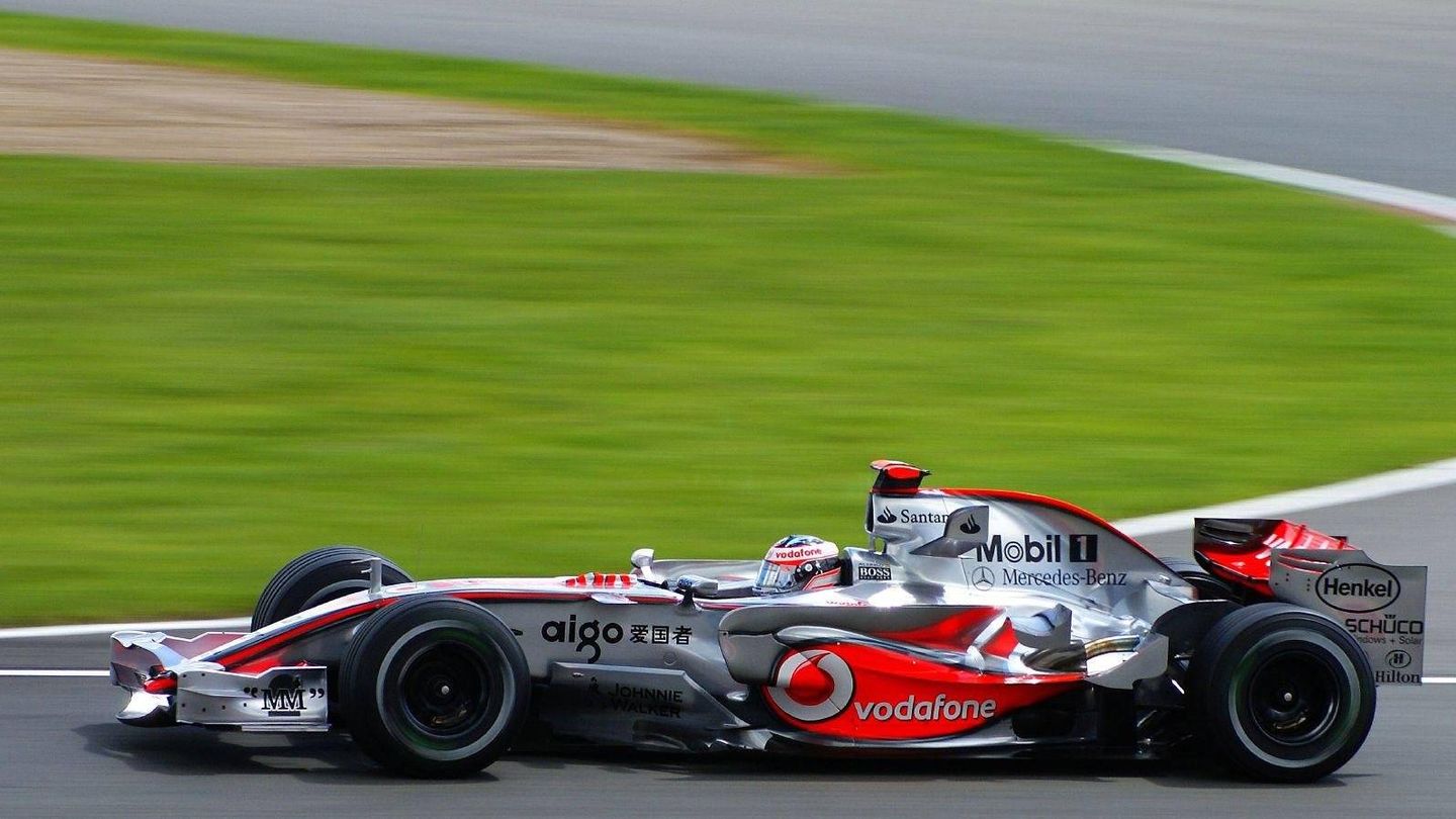 En 2007, Hamilton y Alonso mantuvieron una dura pugna. El español fue sorprendido por el nivel del debutante británico.