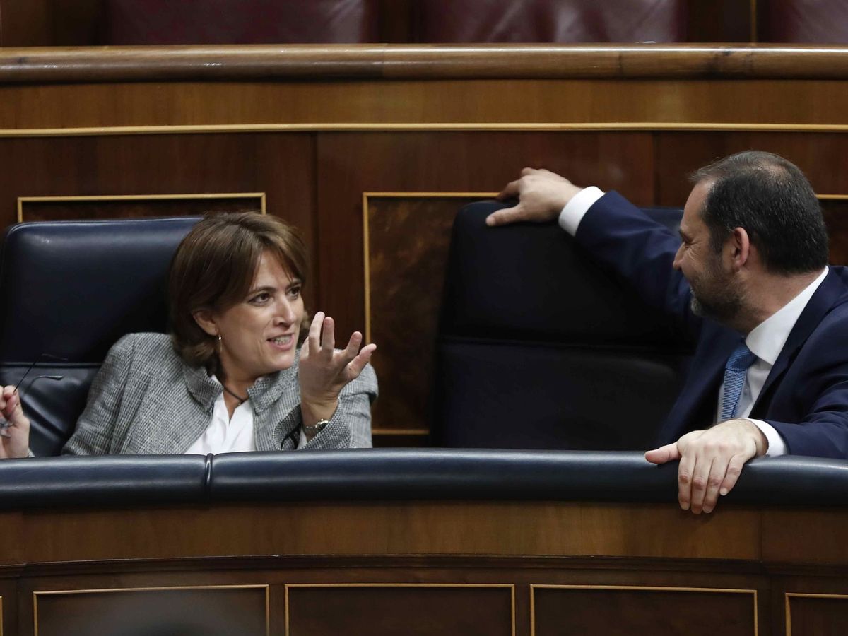 Foto: La exministra y Ábalos en el Congreso. (EFE)