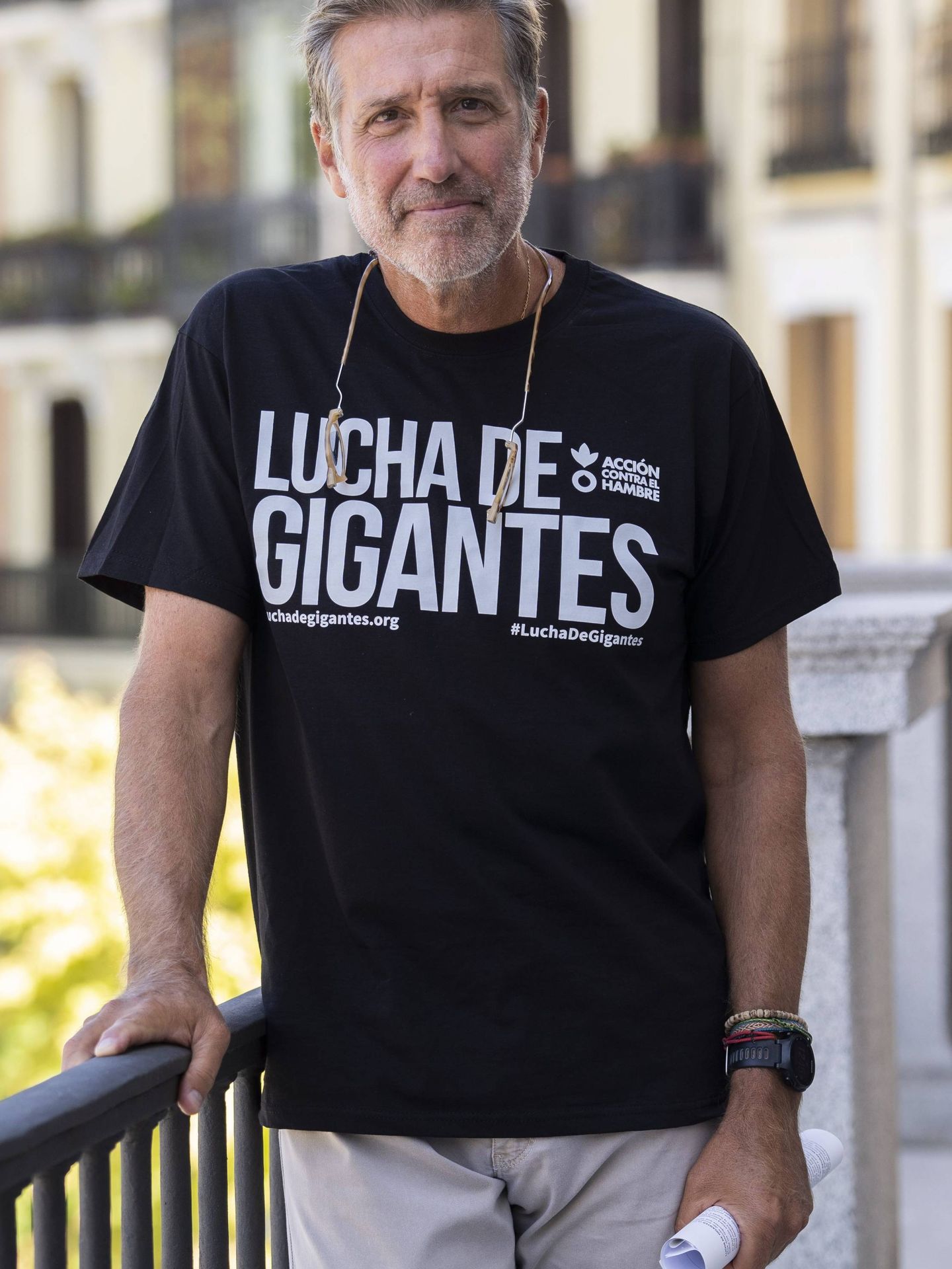 Emilio Aragón, que hoy cumple 60 años, presentando 'Lucha de gigantes' en el Teatro Real. (Cordon Press)