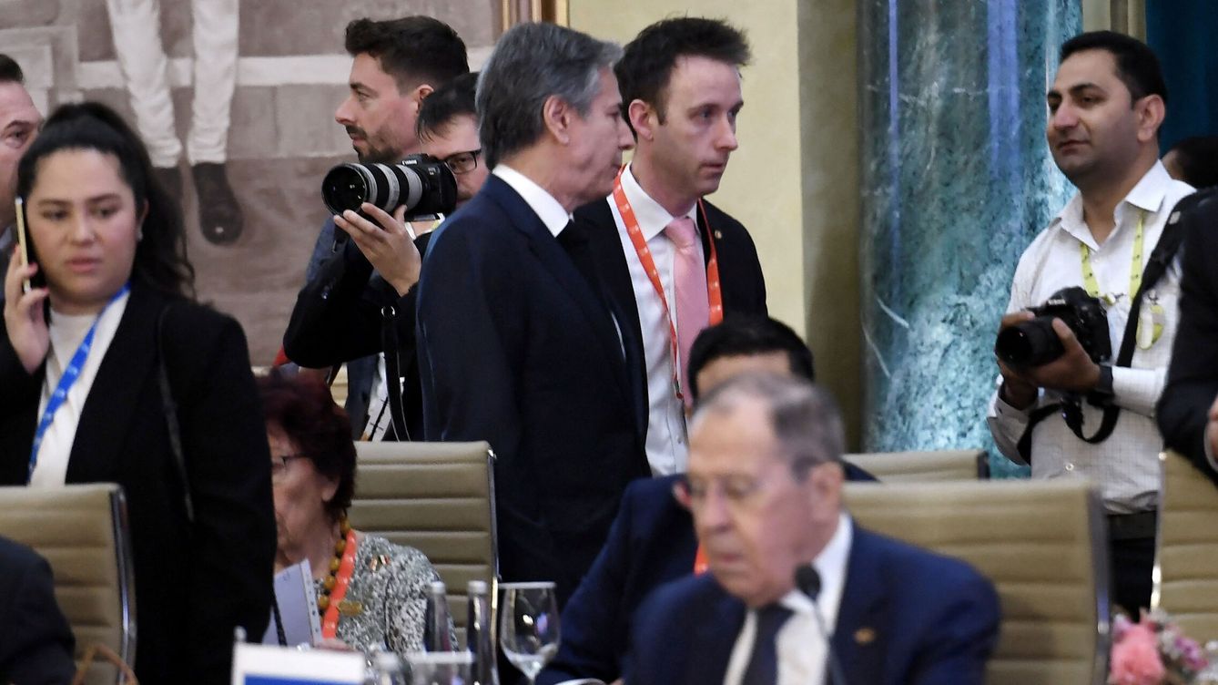 Foto: Antony Blinken y Sergey Lavrov durante la sesiones de la cumbre del G20 en India. (Reuters/Olivier Douliery)