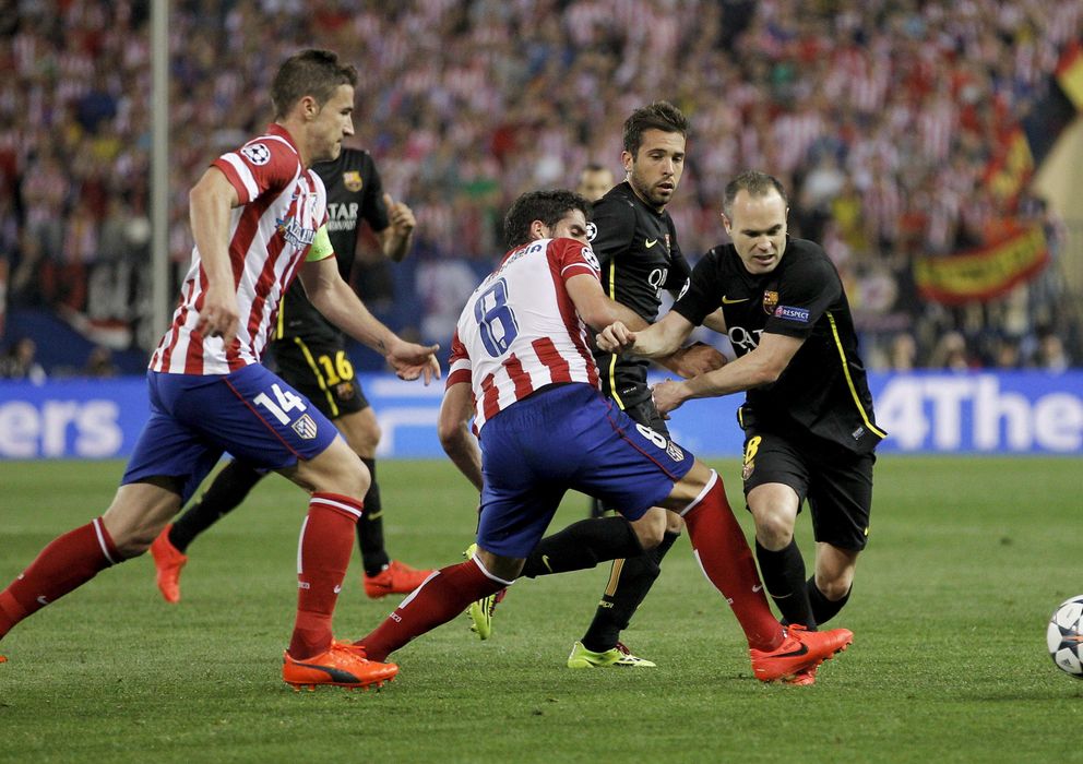 Foto: El sexto duelo del curso entre Barcelona y Atlético de Madrid decidirá la Liga. (Efe)