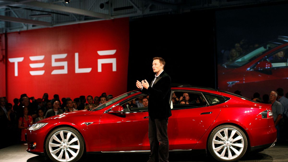 Tesla se hunde en bolsa y pierde 60.000 millones por el mal dato de entregas de vehículos 