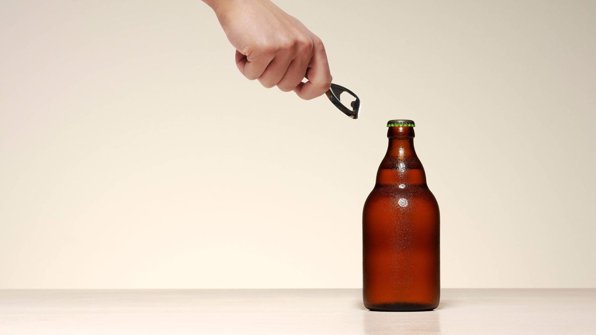 Las 3 maneras más eficaces de abrir una botella sin abridor