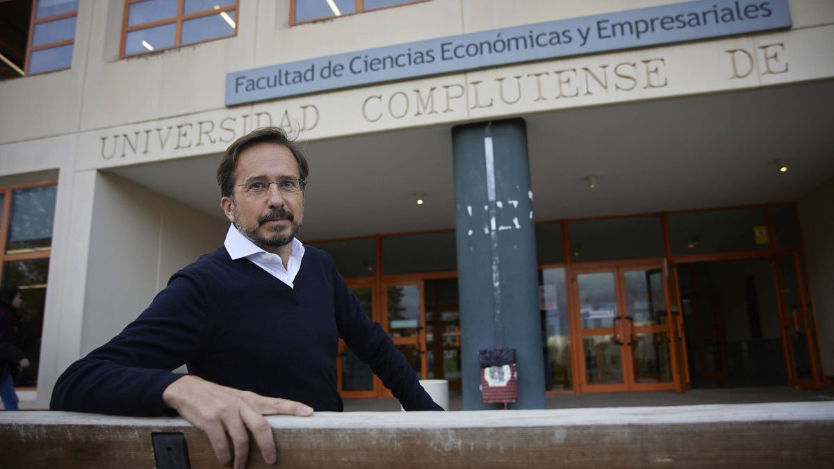 José Ignacio Conde-Ruiz: "El que saque las pensiones en campaña pierde las elecciones"