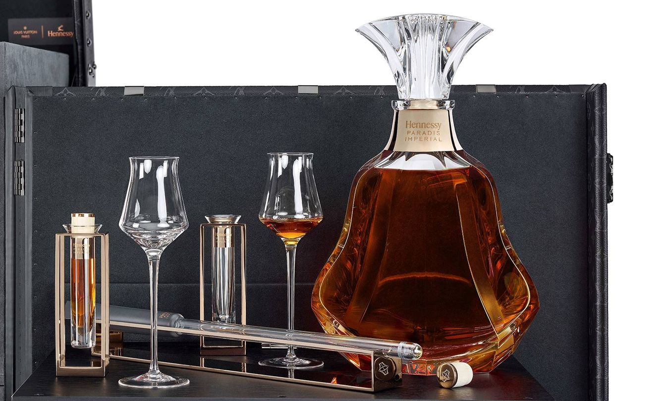El baúl diseñado expresamente para el cognac por Louis Vuitton.