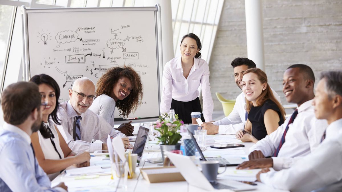 Postureo empresarial: lo que debes decir y hacer en las reuniones para parecer listo