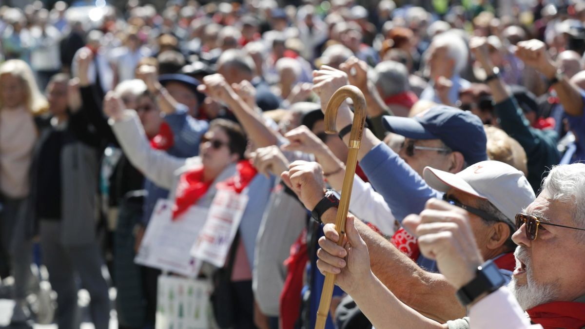 El candidato de Vox en Asturias: "Hay que elegir entre autonomías o pensiones"