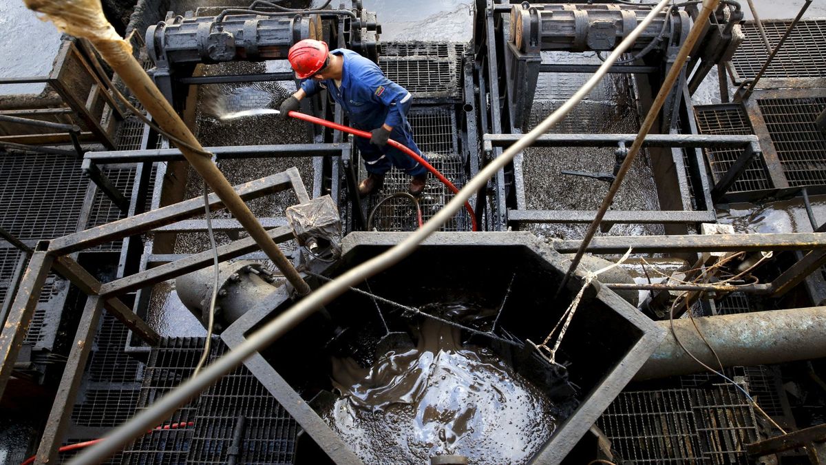 La AIE avisa: el desplome del petróleo pone en peligro el crecimiento global