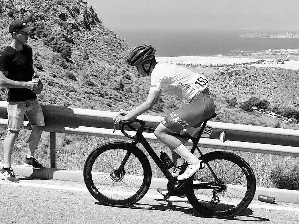 Foto: El ciclista Juan Pujalte. (@FedCiciclismoRM)