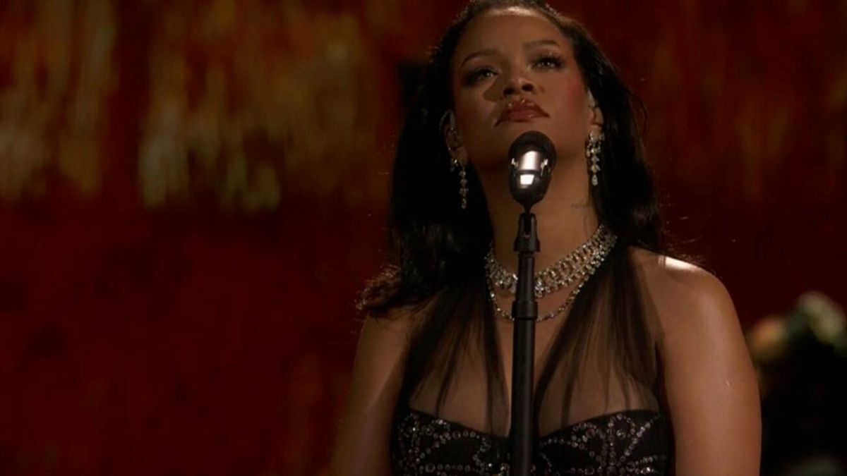 La actuación de Rihanna en los Oscar 2023 con su canción 'Lift Me Up'