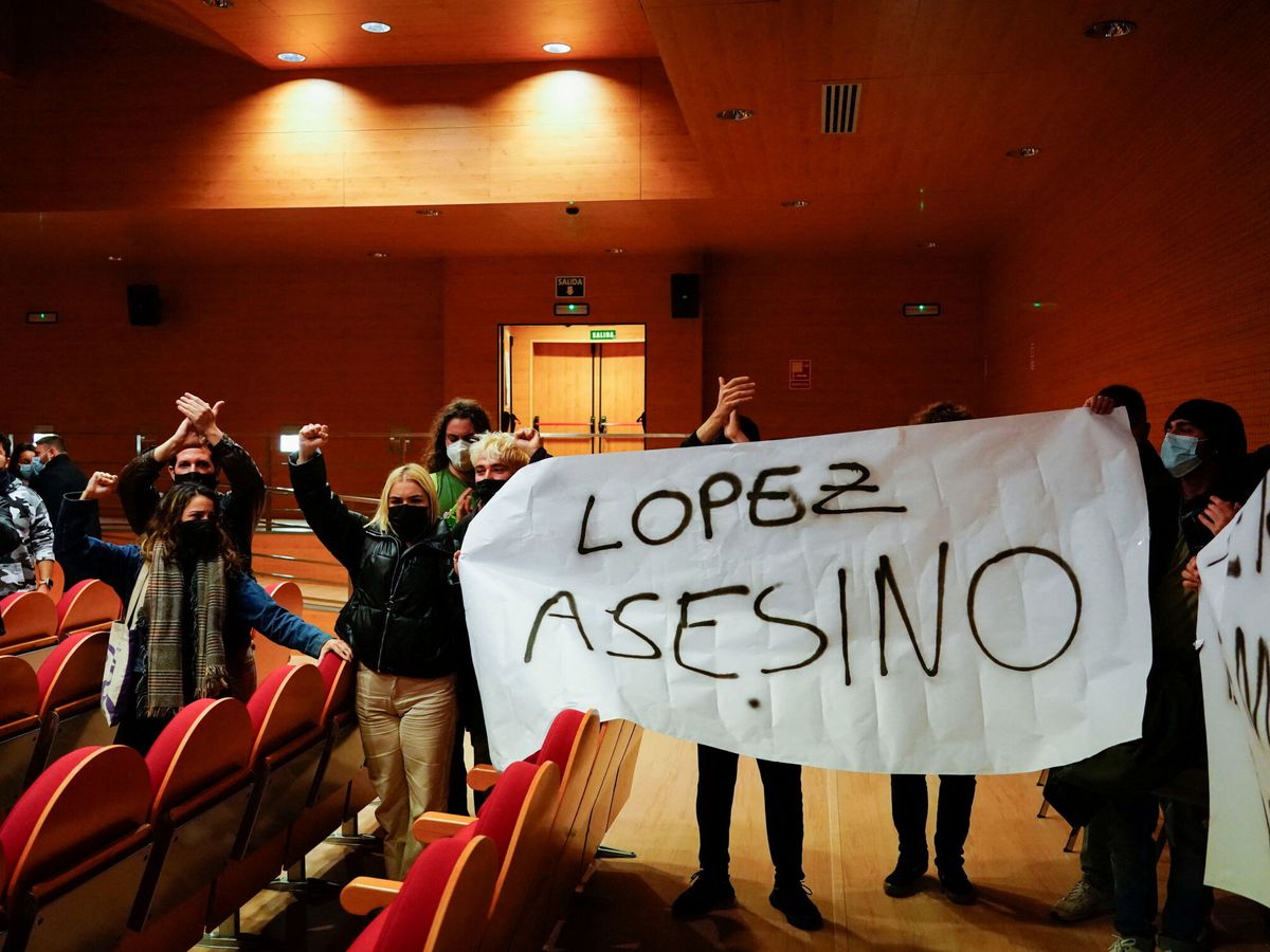 Foto: Imagen de los estudiantes contrarios a López. (Reuters/Medina)