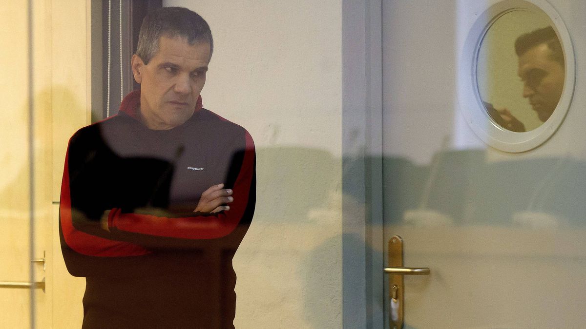 Interior acerca al País Vasco a otros 11 presos etarras, entre ellos el sanguinario Gadafi