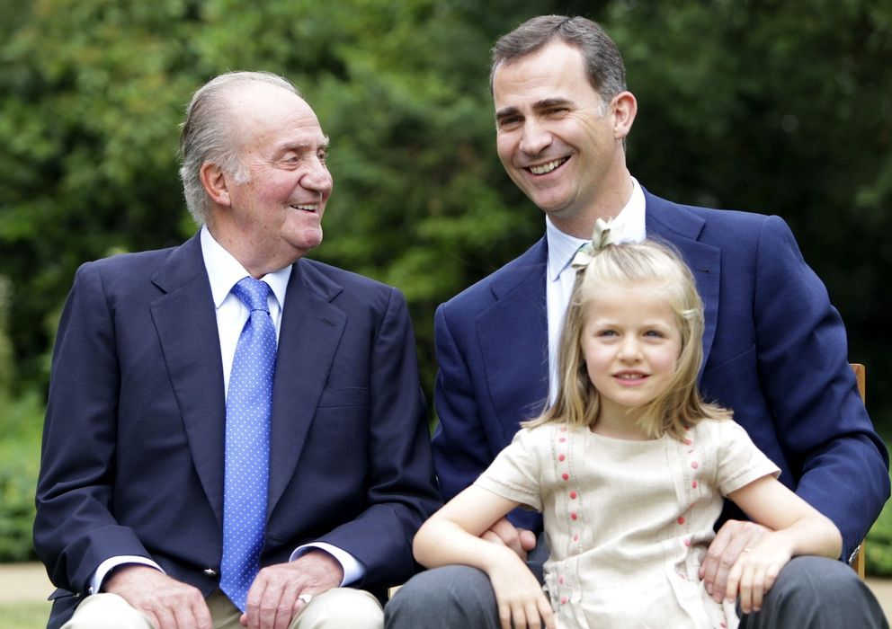Foto: Imagen facilitada por Casa Real para estrenar su página web con las tres generaciones unidas